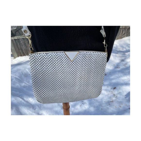 Vintage 80s Chain Mail Bag Crossbody Clutch Inverted Triangle Gold White - Picture 13 of 14